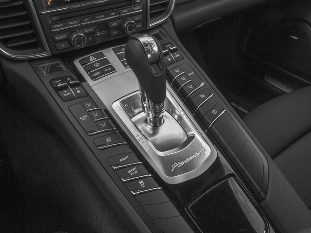 2016 Porsche Panamera 4 Edition