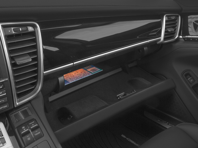 2016 Porsche Panamera 4 Edition