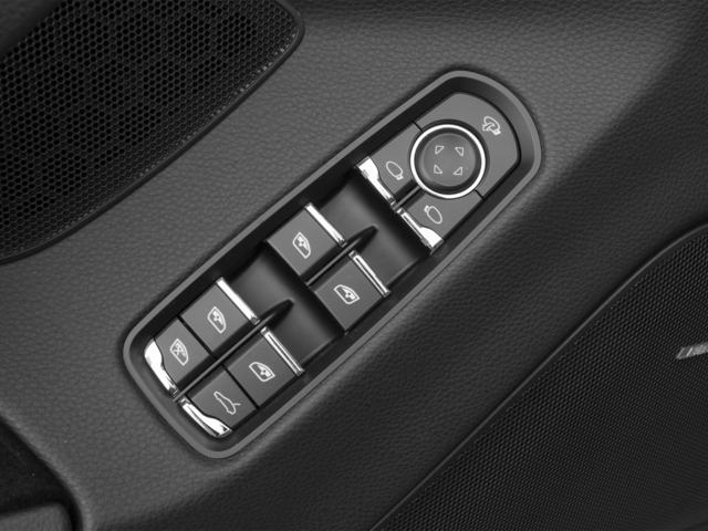 2016 Porsche Panamera 4 Edition