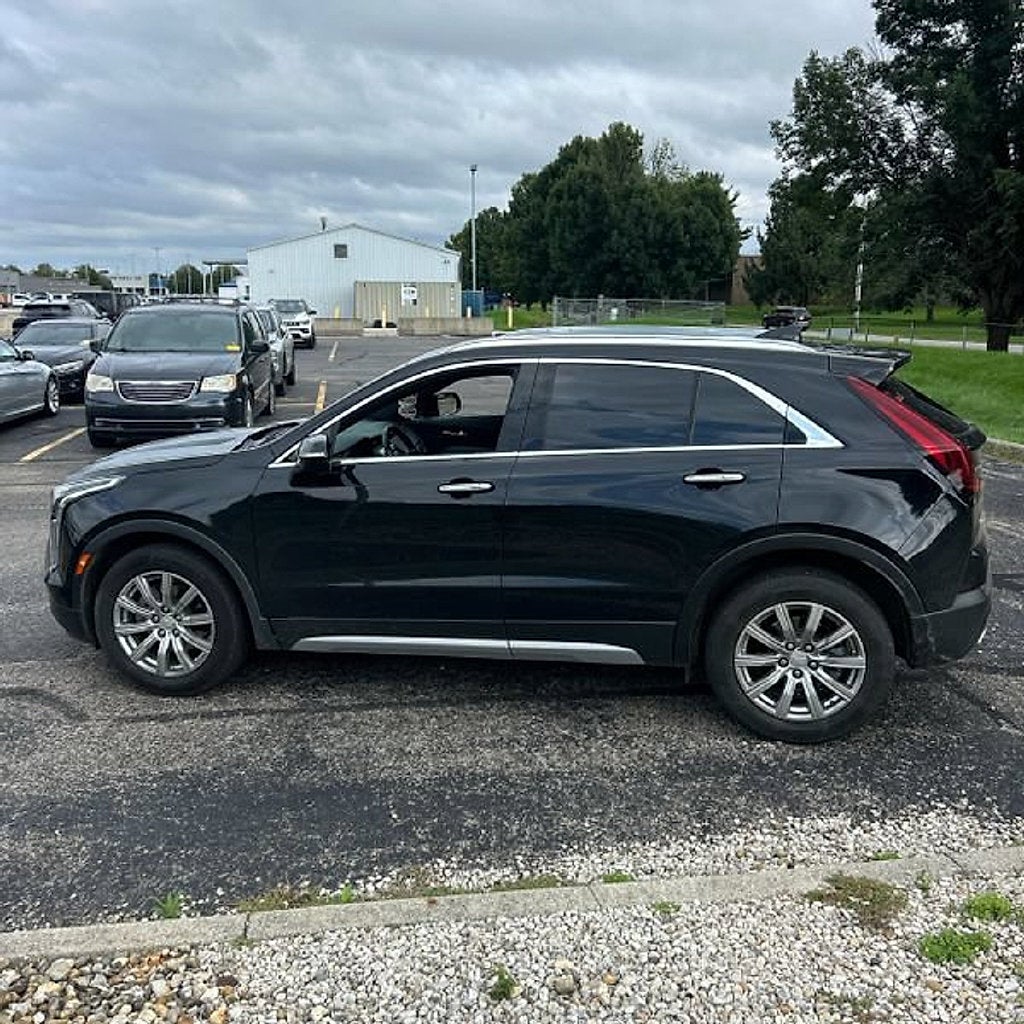 2023 Cadillac XT4 Premium Luxury