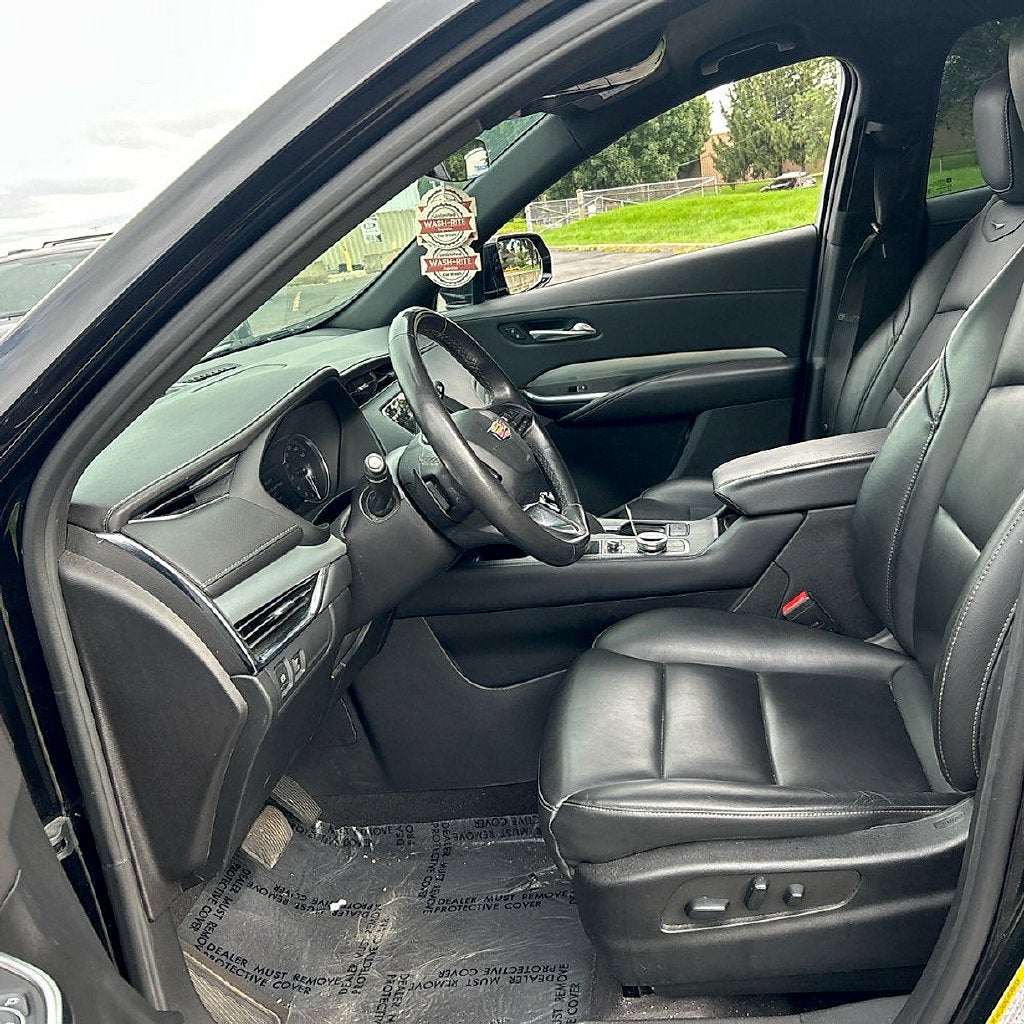 2023 Cadillac XT4 Premium Luxury