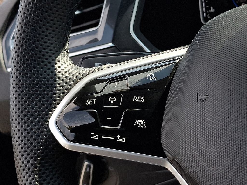2022 Volkswagen Tiguan 2.0T SEL R-Line