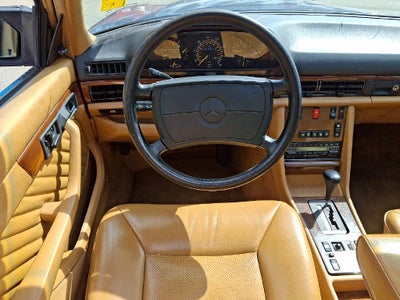 1990 Mercedes-Benz 300-Class 300 SE