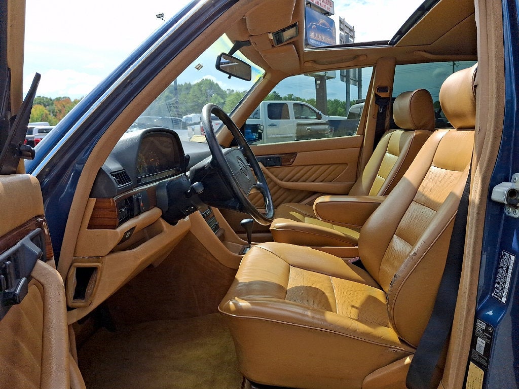 1990 Mercedes-Benz 300-Class 300 SE