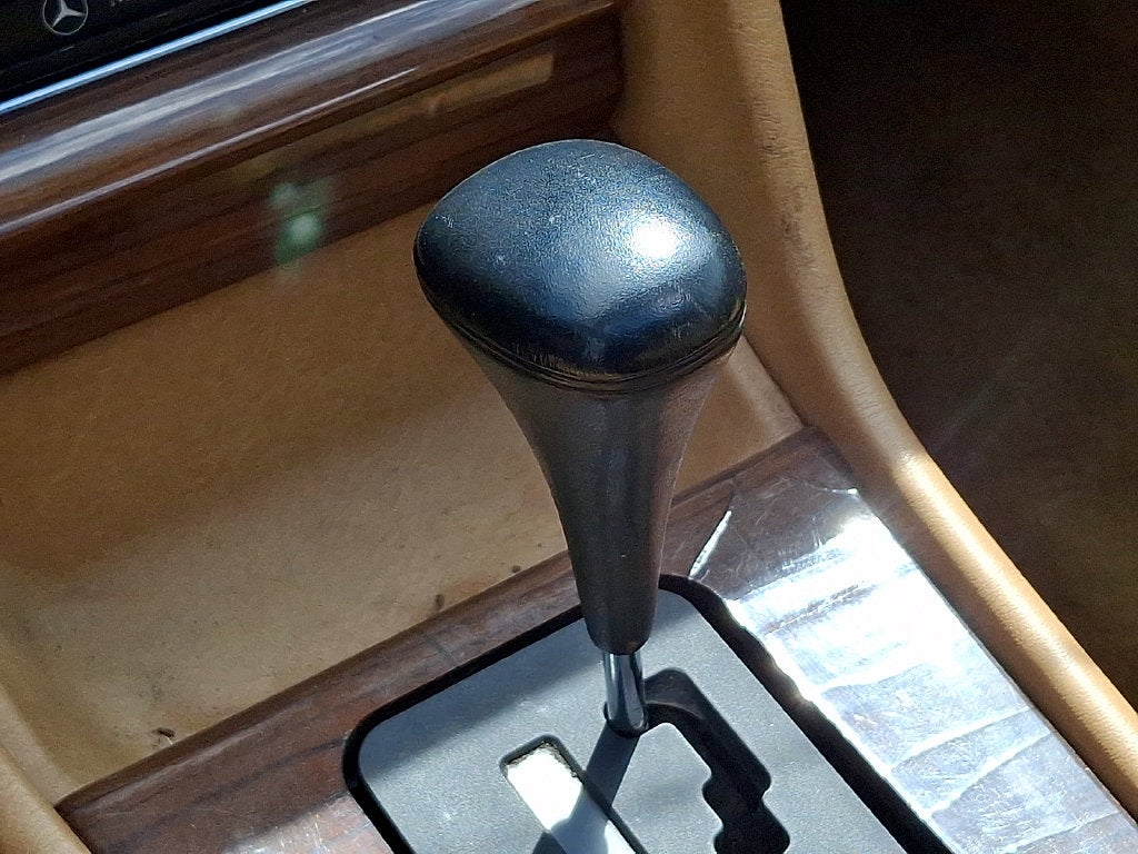 1990 Mercedes-Benz 300-Class 300 SE