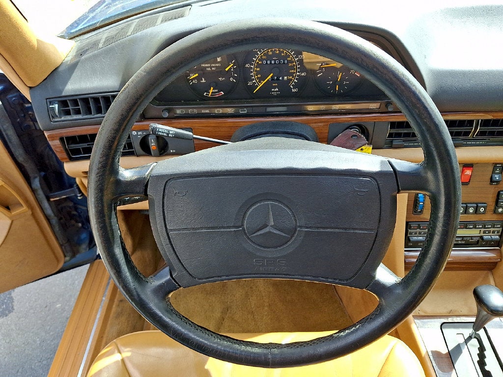 1990 Mercedes-Benz 300-Class 300 SE