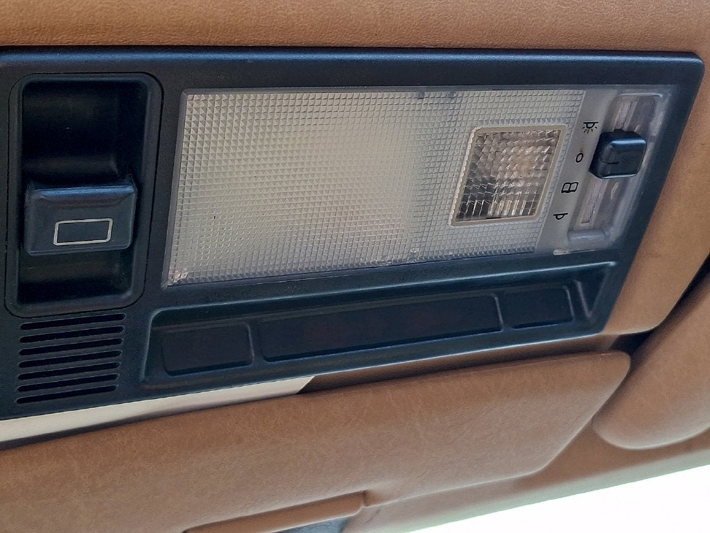 1990 Mercedes-Benz 300-Class 300 SE