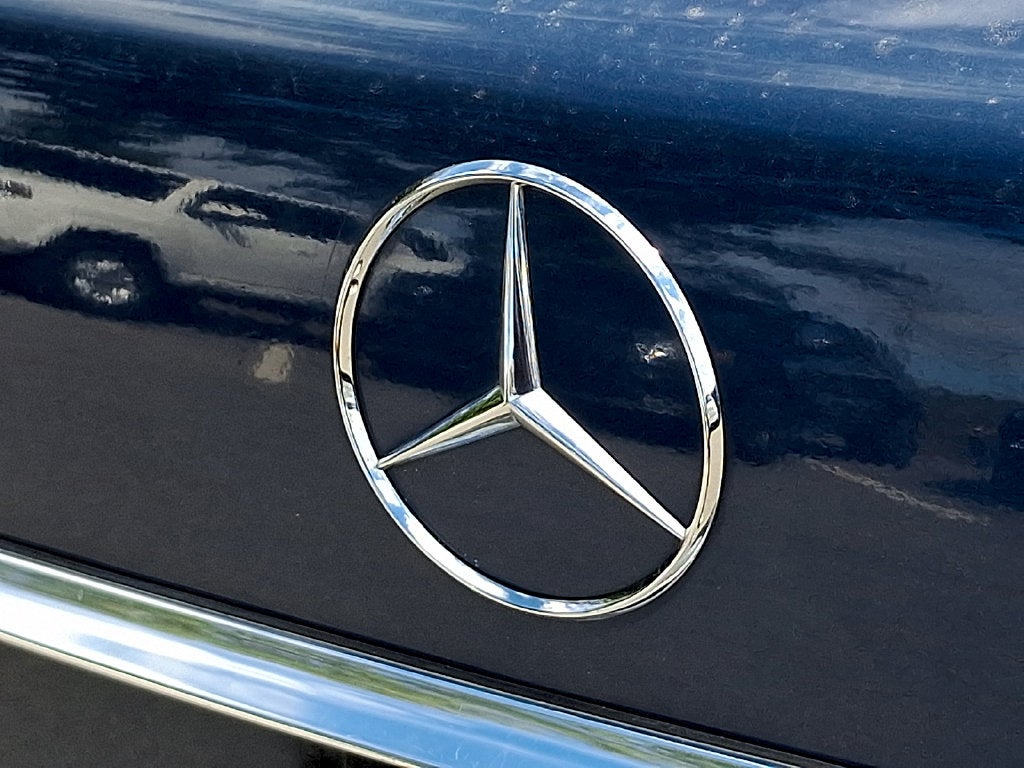 1990 Mercedes-Benz 300-Class 300 SE