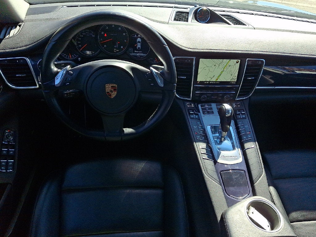 2016 Porsche Panamera 4 Edition