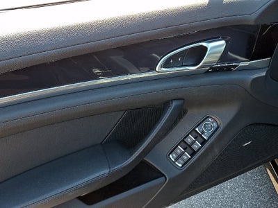 2016 Porsche Panamera 4 Edition