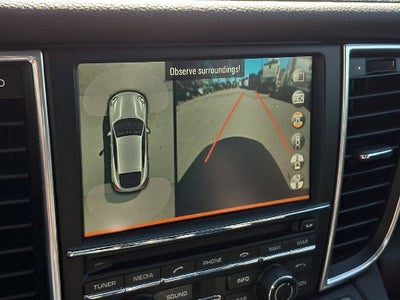 2016 Porsche Panamera 4 Edition