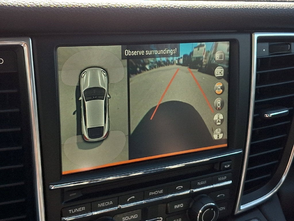 2016 Porsche Panamera 4 Edition