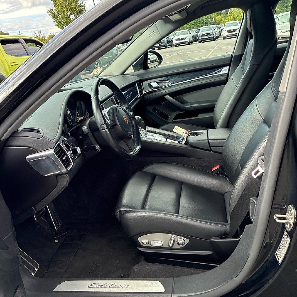 2016 Porsche Panamera 4 Edition
