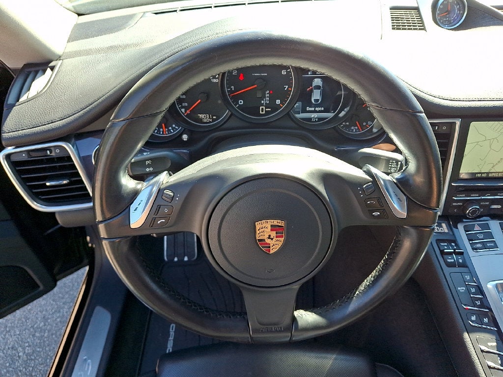 2016 Porsche Panamera 4 Edition