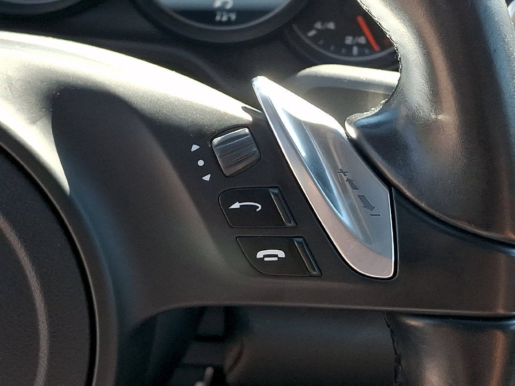 2016 Porsche Panamera 4 Edition