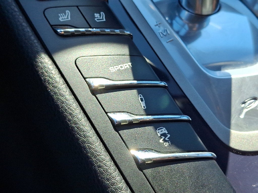 2016 Porsche Panamera 4 Edition