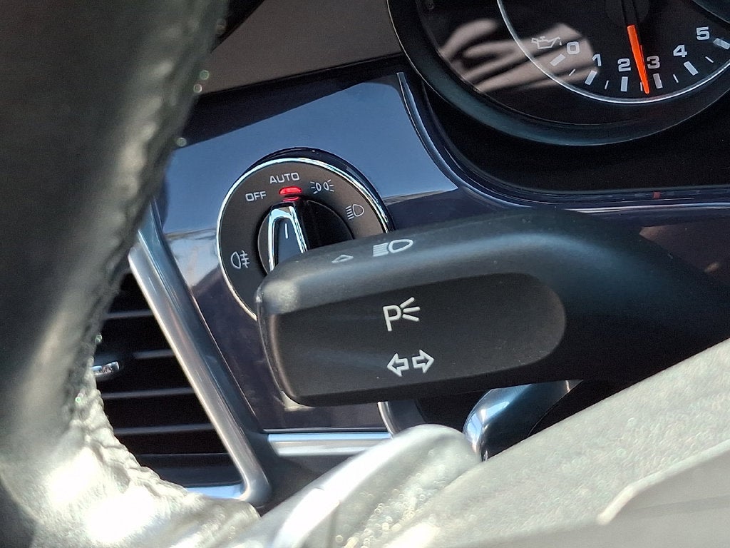 2016 Porsche Panamera 4 Edition