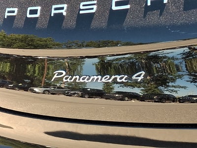 2016 Porsche Panamera 4 Edition