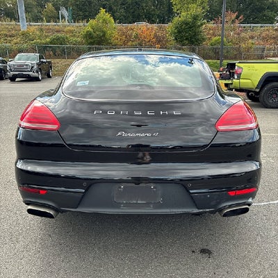 2016 Porsche Panamera 4 Edition