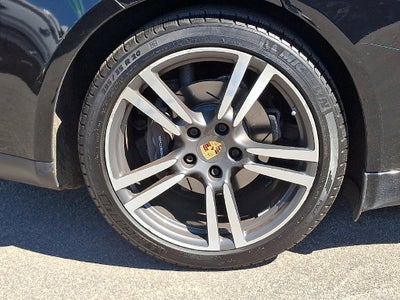2016 Porsche Panamera 4 Edition