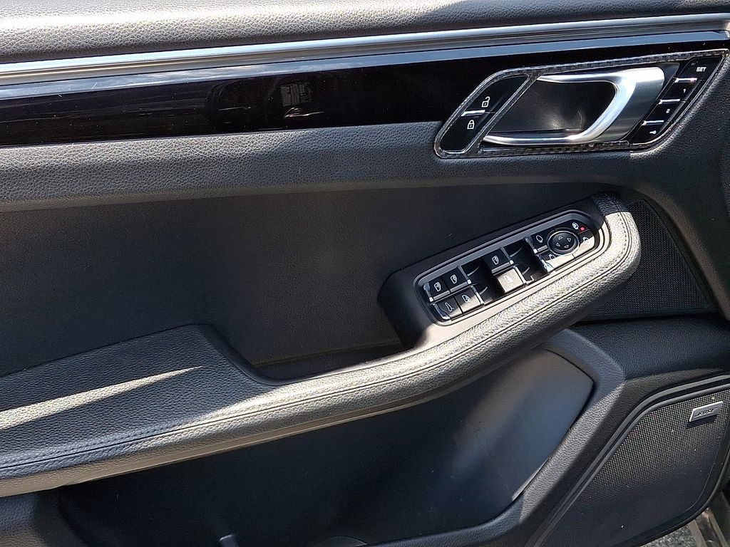 2020 Porsche Macan Base
