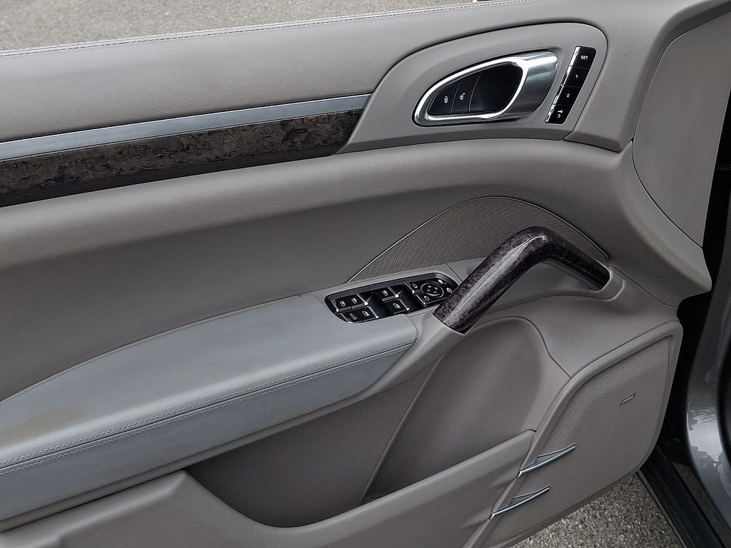2014 Porsche Cayenne Turbo